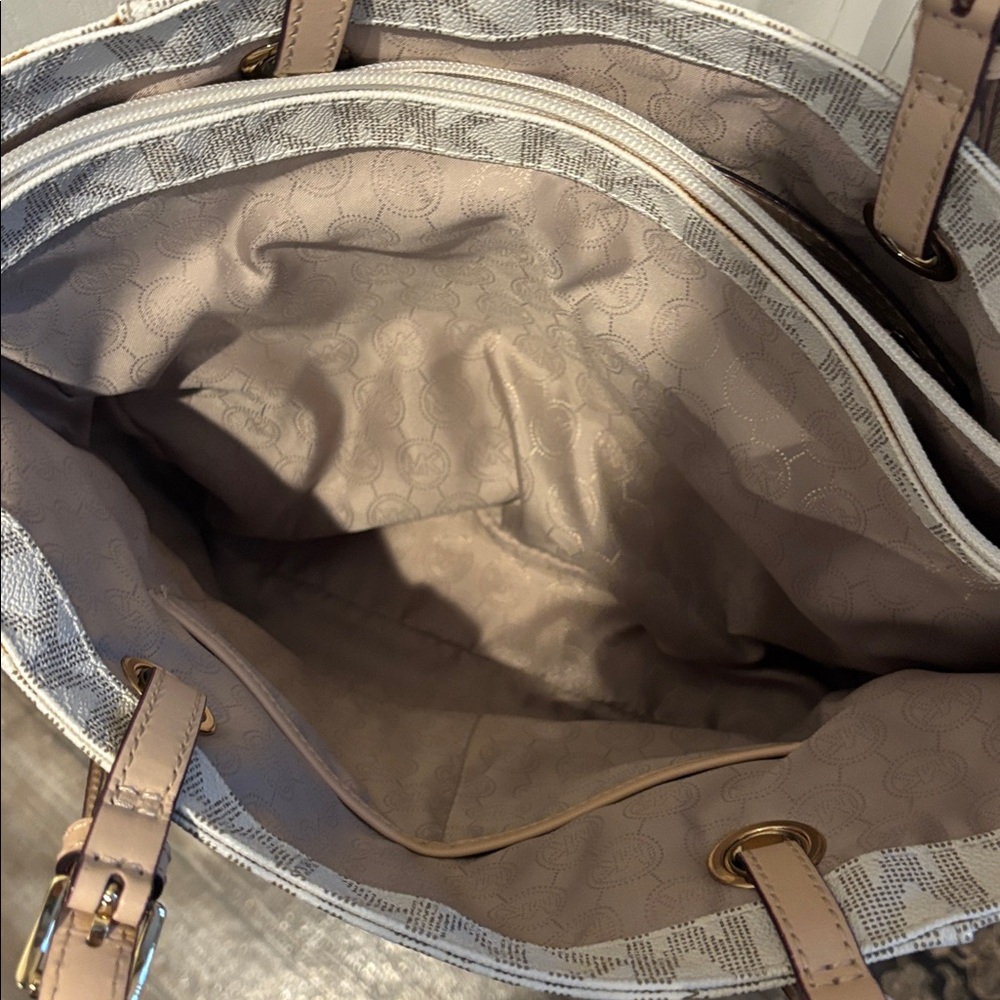 Michael Kors Monogram Tote - Picture 5 of 12